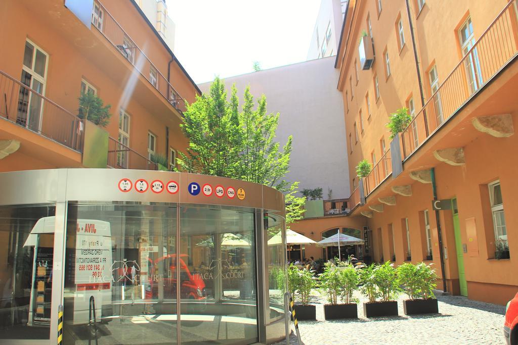 Picasso Apartments Prag Exterior foto