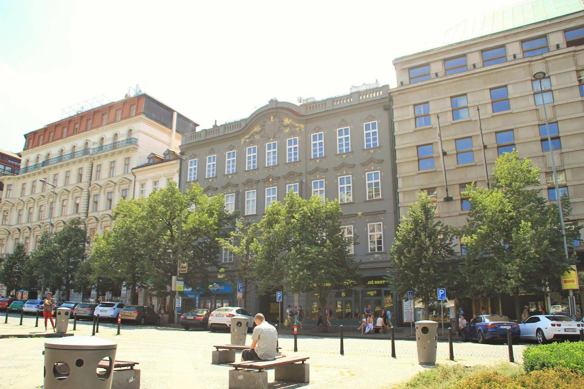 Picasso Apartments Prag Exterior foto